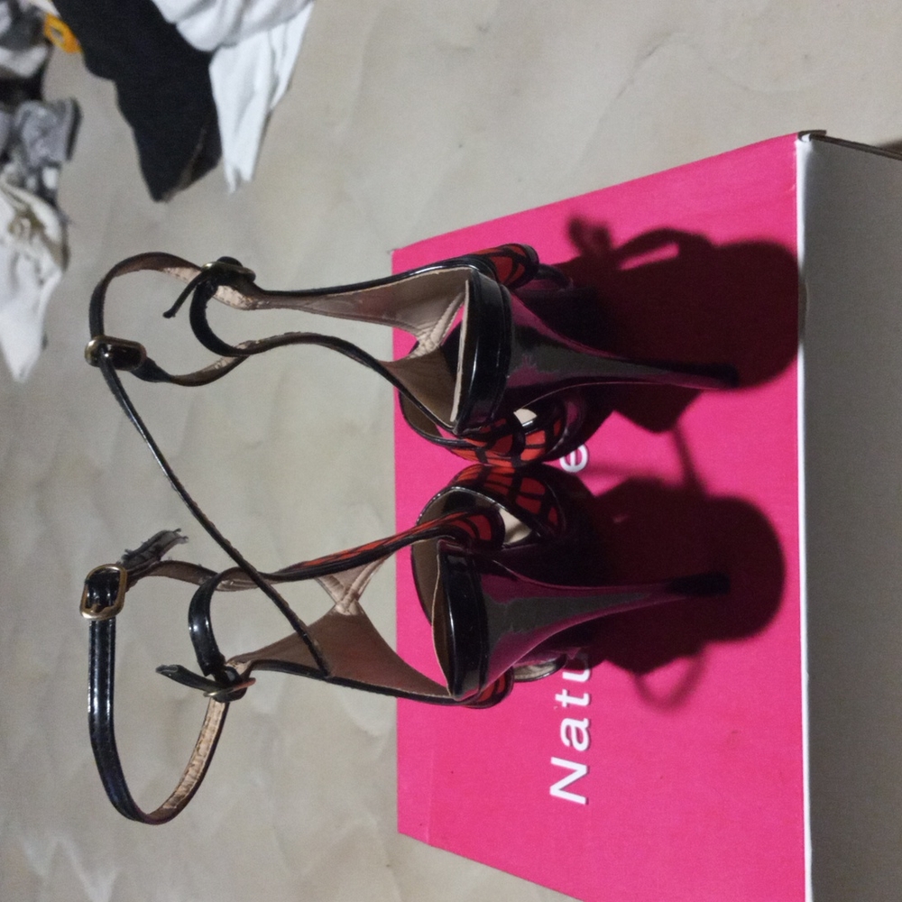 Shoes. - Picture 4 of 4